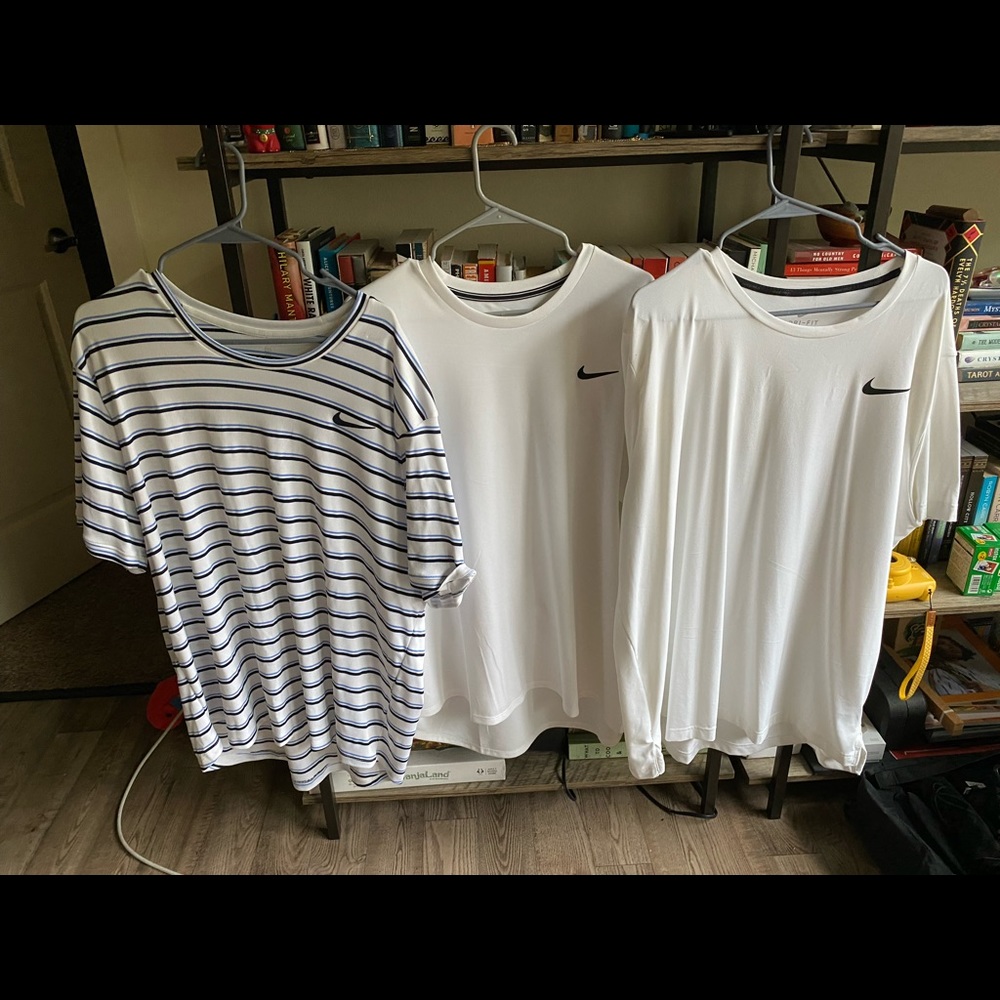 Nike dri fit tennis t shirts lot ( 3 t shirts , xxl )